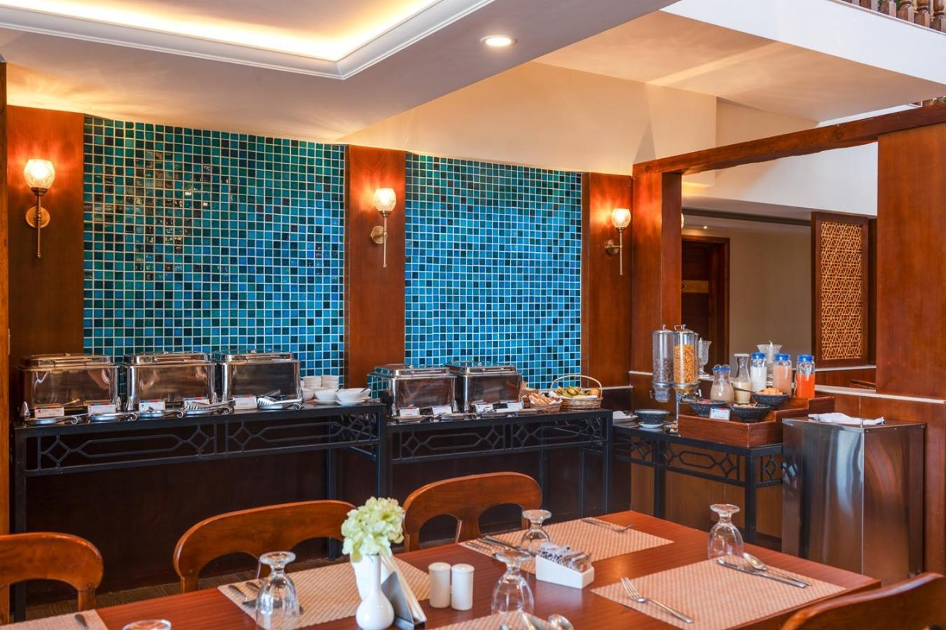 Hotel Dragon ليه المظهر الخارجي الصورة