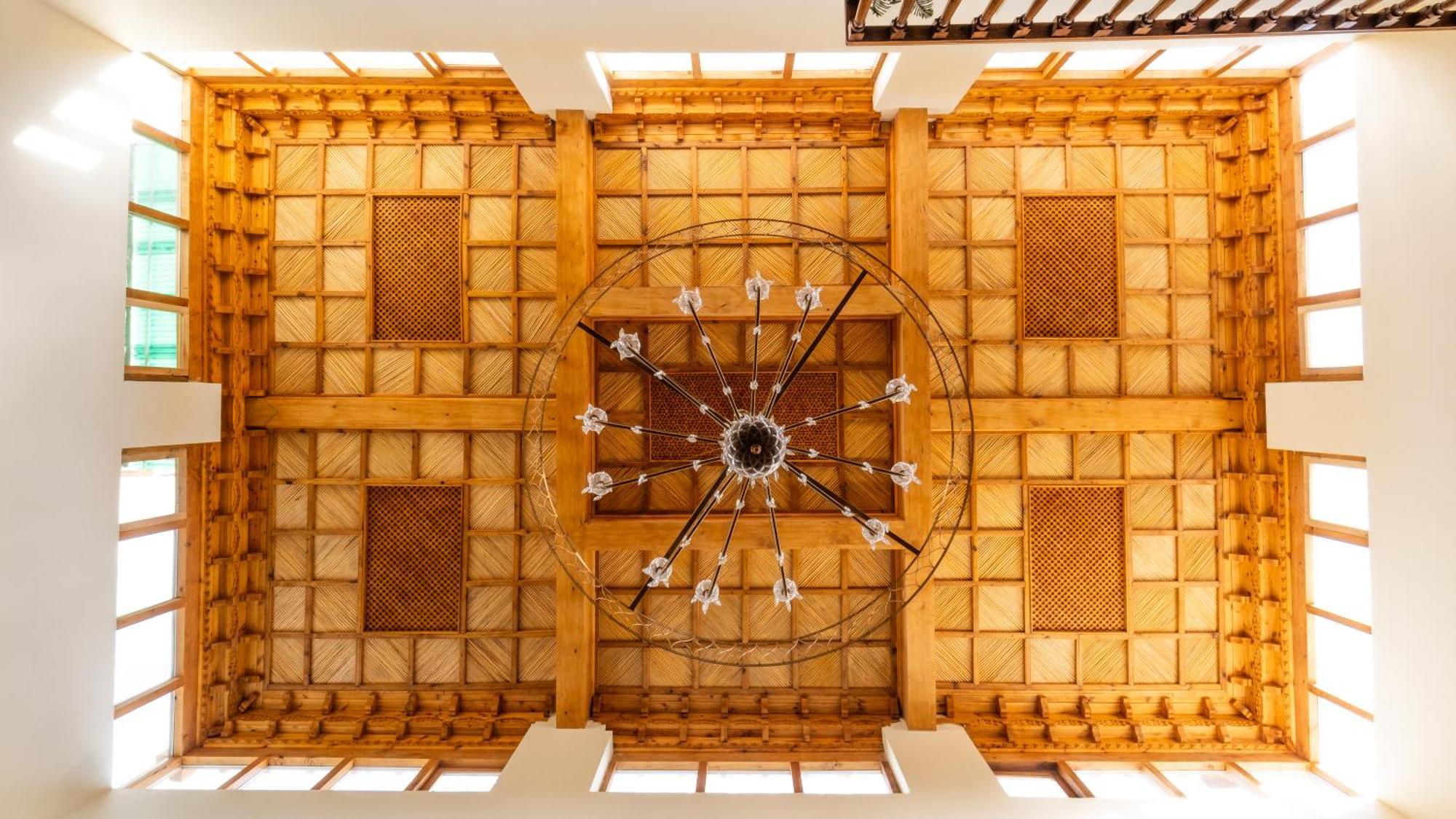 Hotel Dragon ليه المظهر الخارجي الصورة